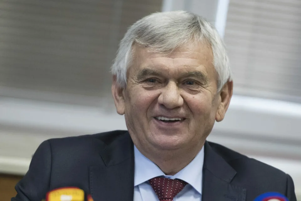 Read more about the article Exminister Jahnátek vypovedal na NAKA: Vyhrážali sa mu?