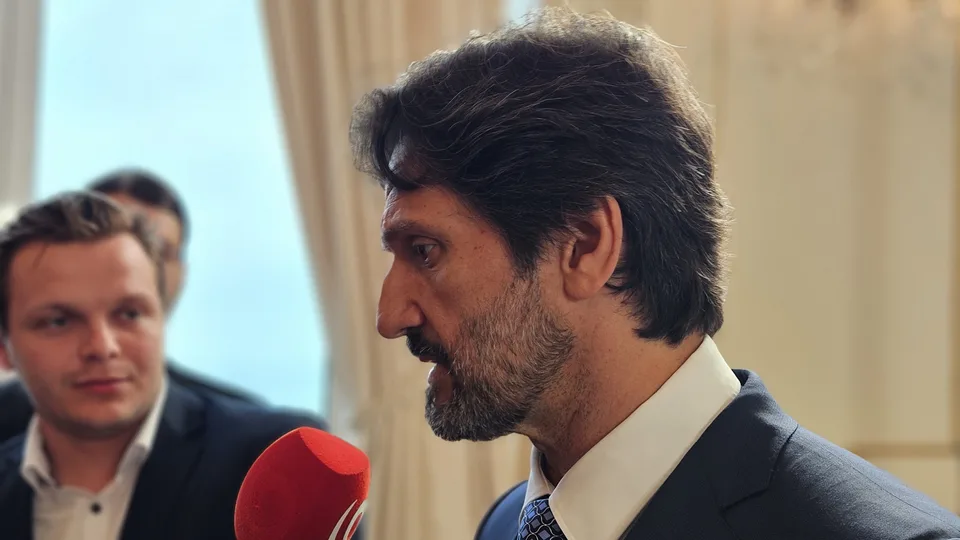 Read more about the article Kaliňák bol v Malajzii podporiť slovenskú húfnicu BIA, v tendri je vo finále