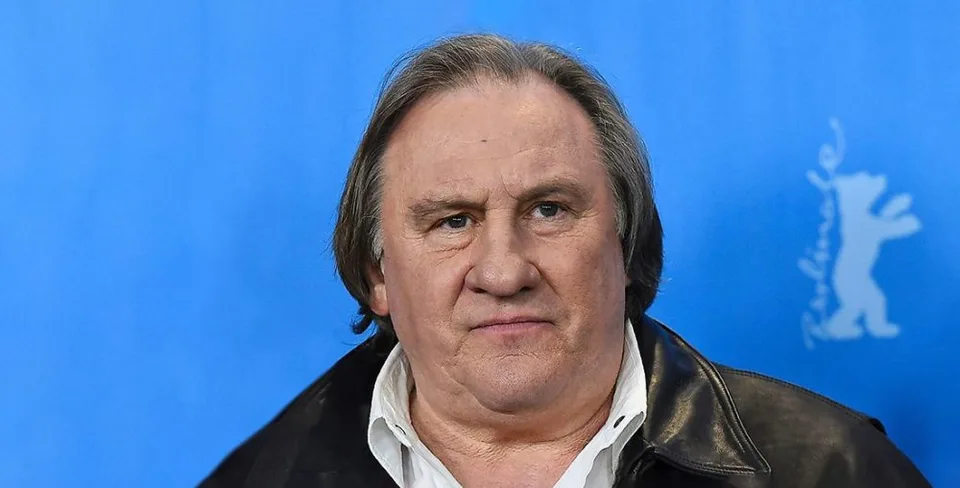 Read more about the article Stojí za ním Macron, stoja za ním i súdy: Gérard Depardieu bol zbavený obvinenia zo sexuálneho napadnutia!
