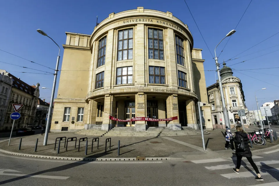 Read more about the article Prežijú? Univerzita Komenského nemá na budúci rok dodávateľa plynu ani elektriny!