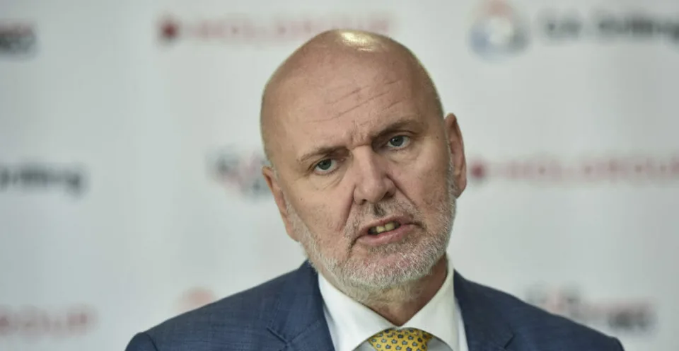Read more about the article Šéf Slovnaftu varuje: Zastropovanie cien pohonných látok je veľmi nebezpečnou cestou!