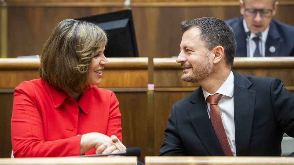 Read more about the article Fiasko Hegera a Remišovej: Milióny, ktoré si rozdelia neziskovky za pomoc Ukrajine, mali ísť chudobným Slovákom!