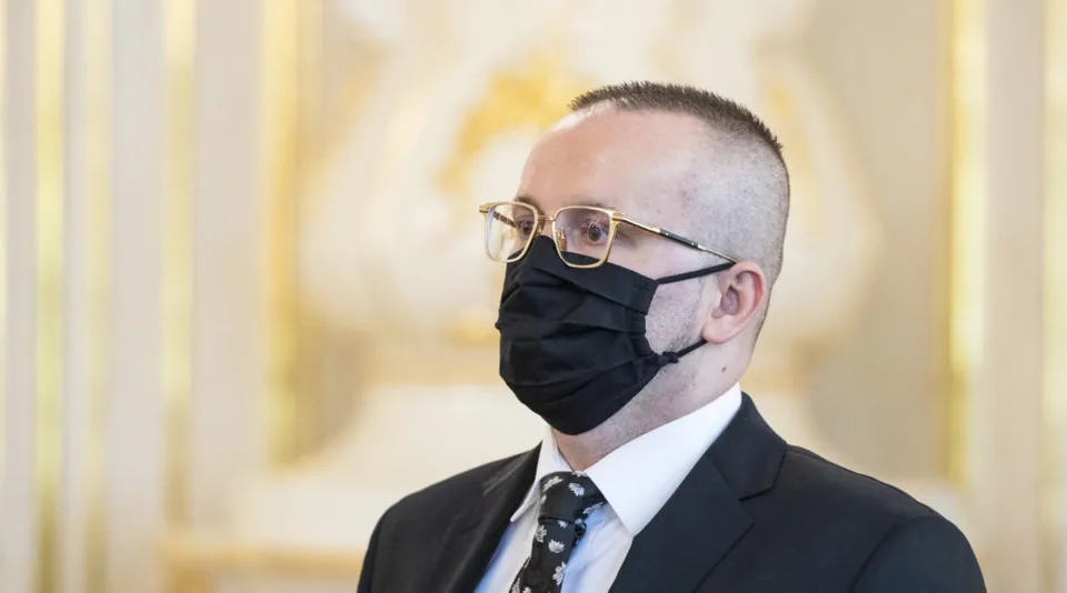 Read more about the article Bývalý šéf SIS Pčolinský: Sankcie mali byť brutálne!