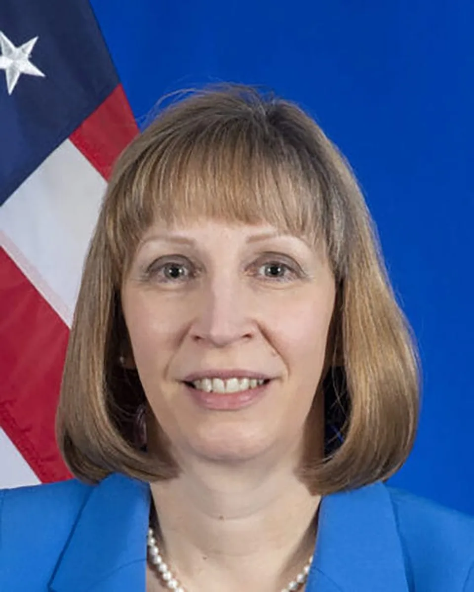 Read more about the article Vláda USA si za veľvyslankyňu v Rusku zvolila skúsenú diplomatku Tracyovú