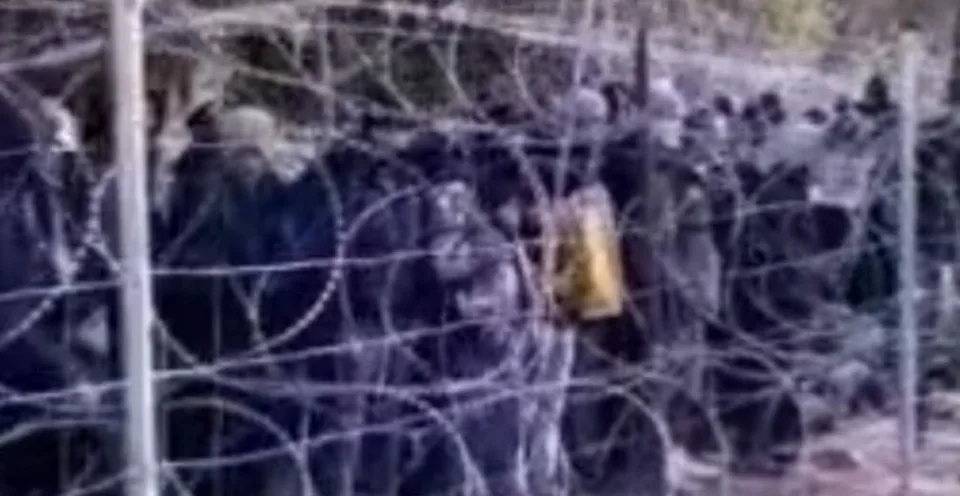 Read more about the article Bude múr proti migrantom! Trvalej bariére na hranici dali poľskí politici zelenú. Za 350 miliónov eur