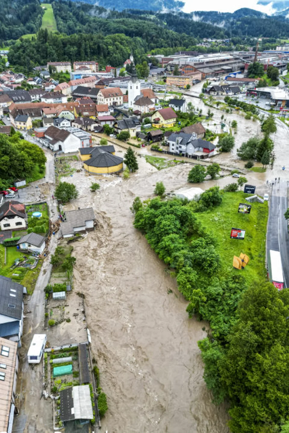 Read more about the article Slovinsko sužujú prudké lejaky a záplavy. Premiér zvoláva bezpečnostnú radu
