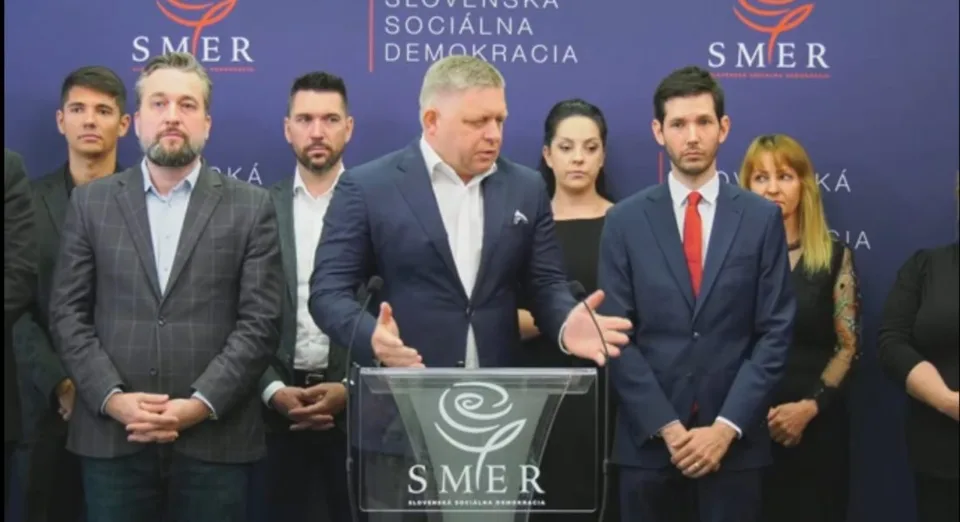 Read more about the article VIDEO Fico spája ľavicové sily! Číslom 150 na kandidátke Smeru bude predseda Chmelárovej strany