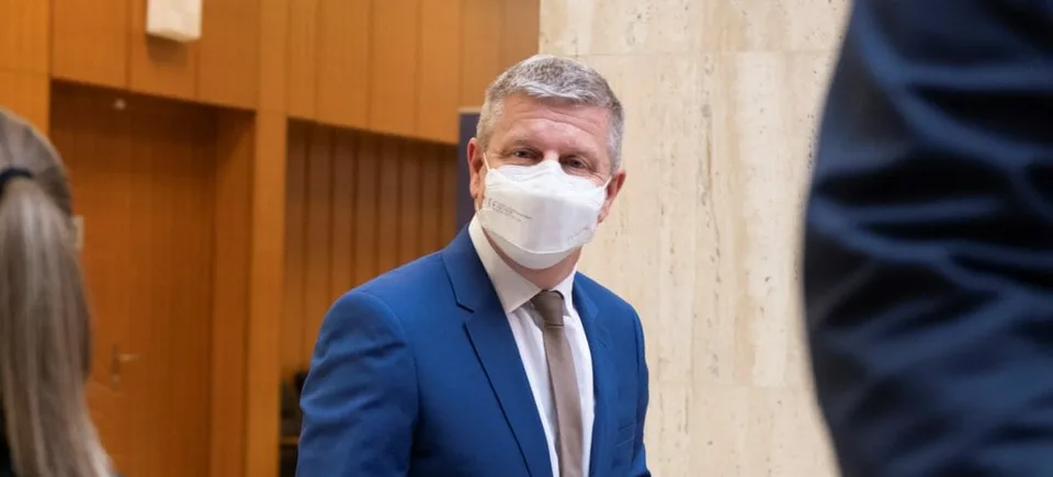 Read more about the article Lengvarský: Utečenci sa budú testovať v záchytných táboroch, nie v hotspotoch