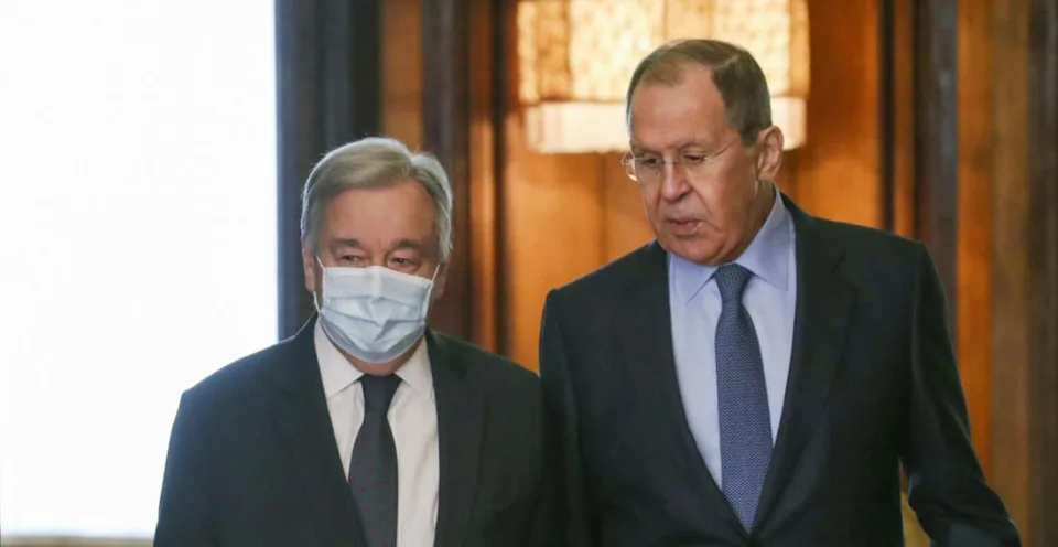 Read more about the article Lavrov na tlačovke s Guterresom: Ukrajinské sily používajú symboliku SS. Zelenskyj to priznal