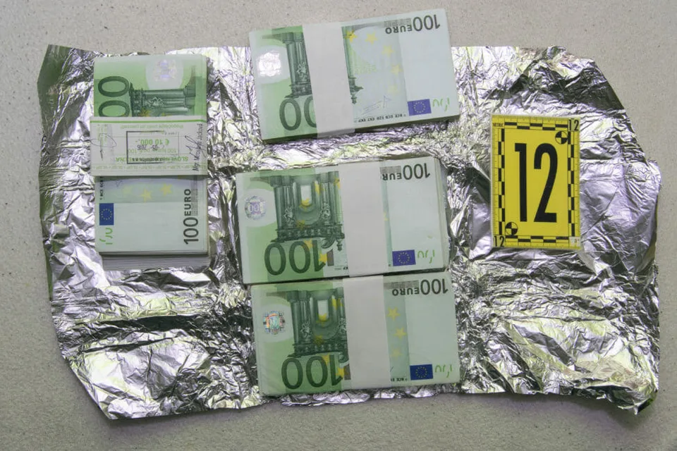 Read more about the article FOTO VEĽKÝ zásah finančnej správy proti podvodníkom s čínskym textilom