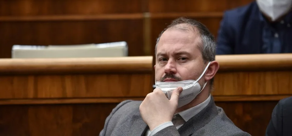 Read more about the article Kotleba má problém. Polícia ho obvinila z trestného činu podnecovania