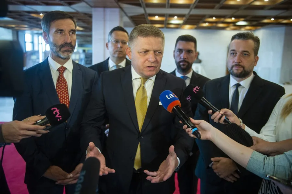 Read more about the article Šéf Smeru reaguje na zablokovanie NR SR: Chceme najprv prerokovať zmenu ústavy a predčasné voľby!