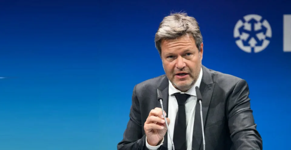 Read more about the article Nemecký minister hospodárstva žiada sankcie voči krajinám, ktoré z Ruska dovážajú urán