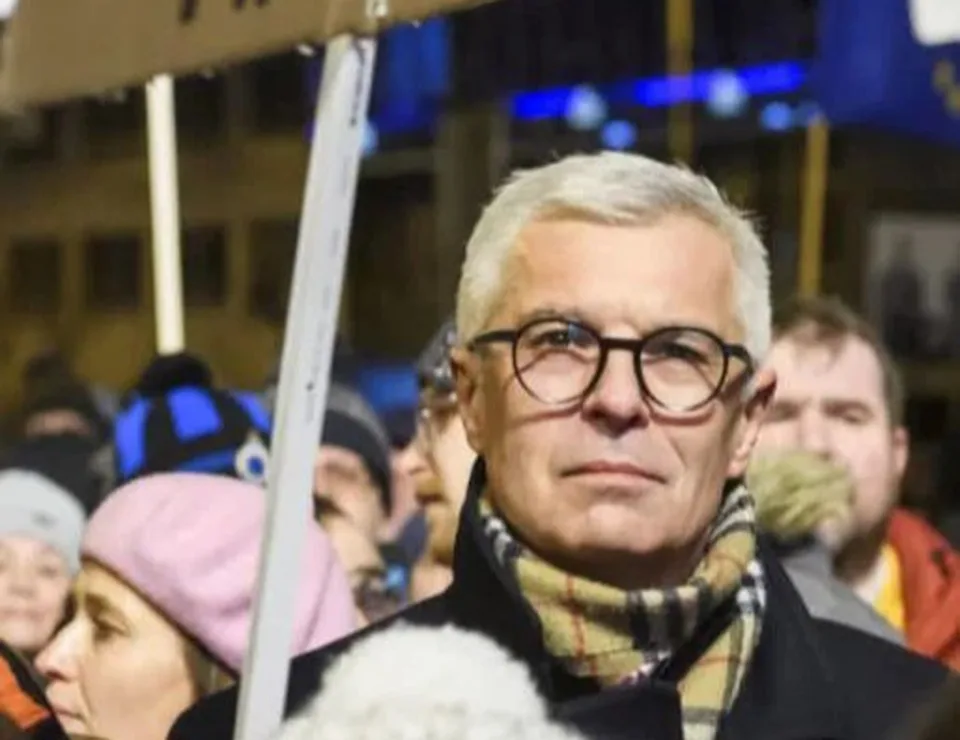 Read more about the article Korčok na hulváta porušuje zákon: Kampaňuje medzi študentami na stredných školách! Ministerstvo reaguje