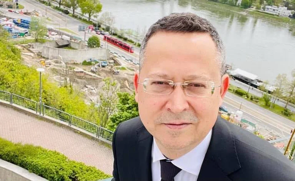 Read more about the article Kamenického rozrušili diskusné relácie: Zobral štetec a namaľoval obraz