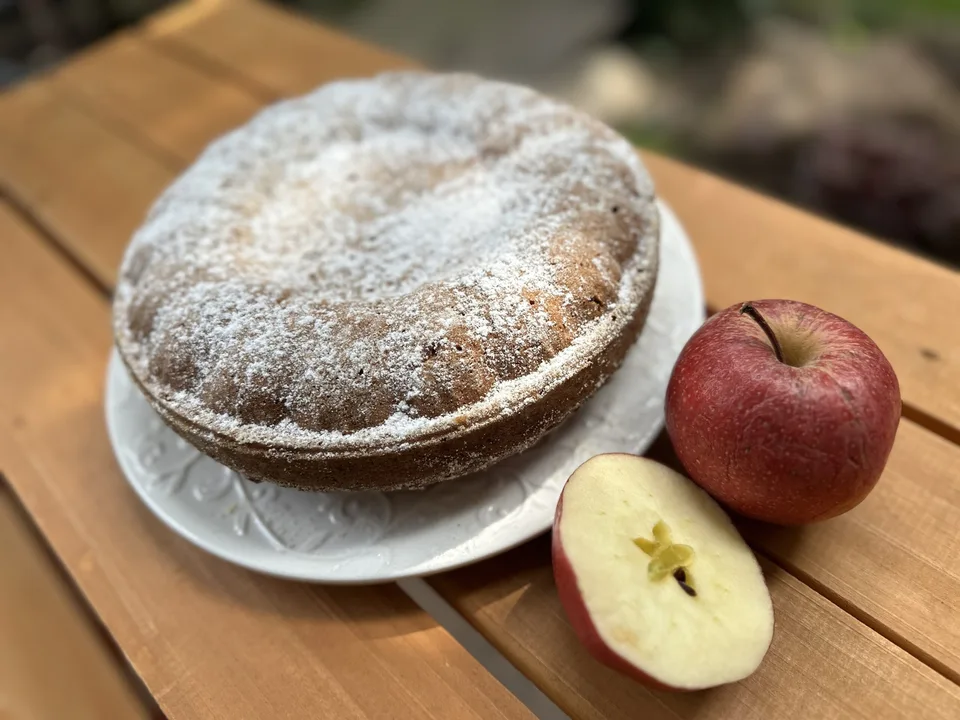 Read more about the article Rýchla jablková bábovka