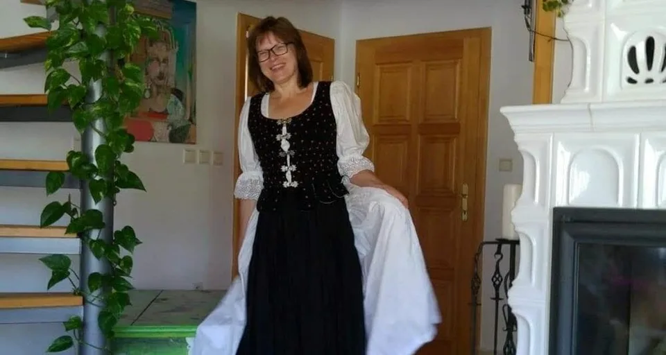 Read more about the article VIDEO Počúvajte odkaz generácie NORMÁLNYCH, odkazuje ľuďom Belousovová