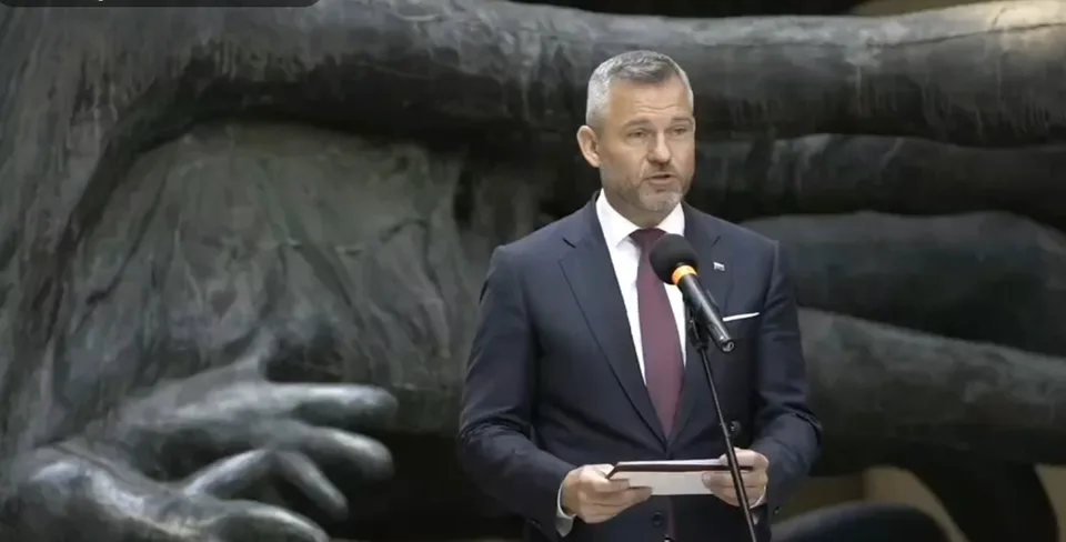 You are currently viewing Poďme hovoriť o mierových scenároch, aktivizujme diplomaciu a zbrane vnímajme ako posledné riešenie,” uviedol Pellegrini