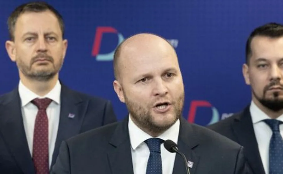 Read more about the article VoľbyEP24: Demokrati a Piráti podpísali memorandum o dlhodobej spolupráci