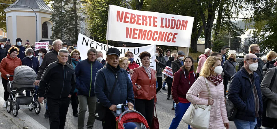 Read more about the article Proti reforme nemocníc protestovali na Orave stovky ľudí, žiadajú návrh prepracovať