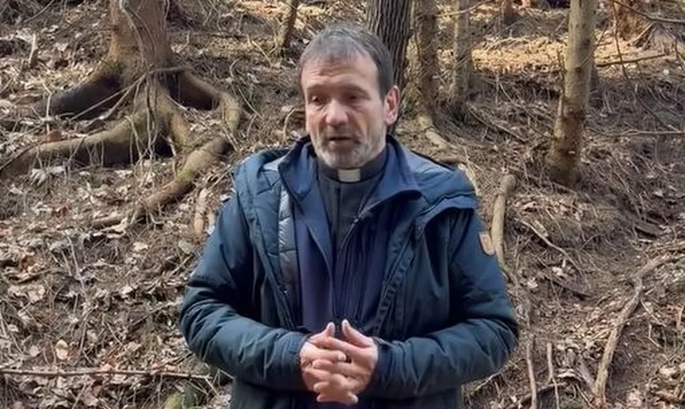 Read more about the article VIDEO Kňaz Marián Kuffa otvorene: Volím Pellegriniho! Korčok hrubo poškodzuje kresťanské hodnoty