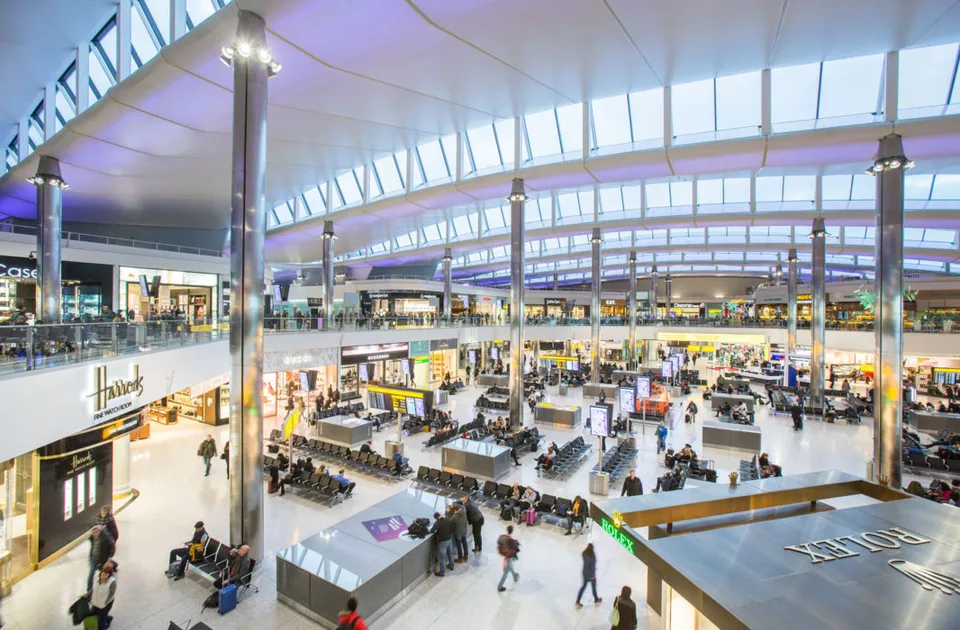 Read more about the article ŠOK Polícia objavila na letisku Heathrow balík kontaminovaný uránom!