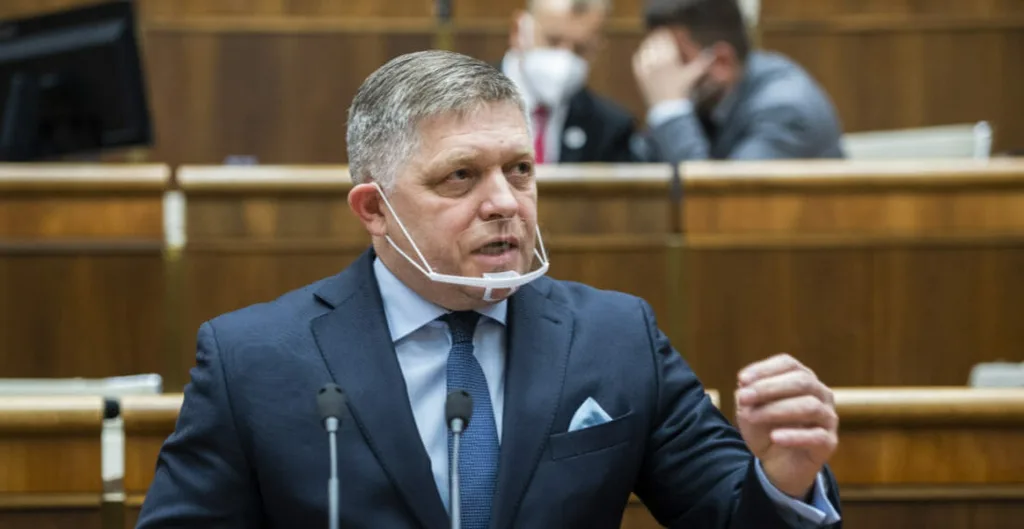 Robert Fico (SMER-SD) počas 63. schôdze Národnej rady SR v Bratislave 30. marca 2022.
