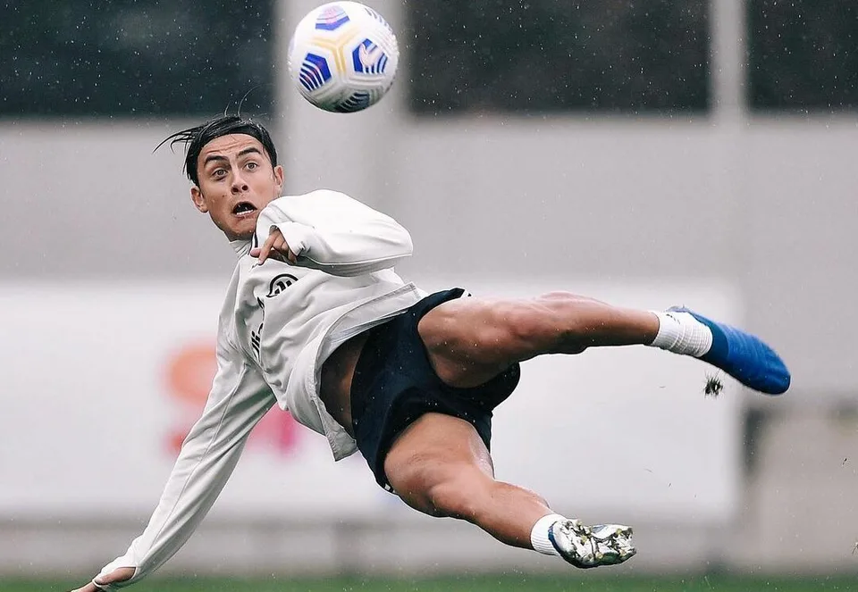 Read more about the article Dybala obdivuje Federera: „Vďaka nemu som si zamiloval tenis”