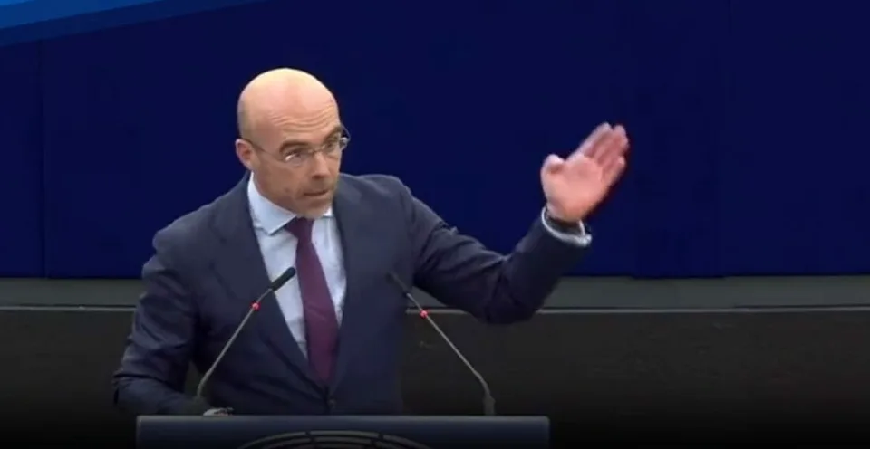 Read more about the article VIDEO Uhrík upozornil na šokujúci prejav v Bruseli: Posielate Európanov na porážku!
