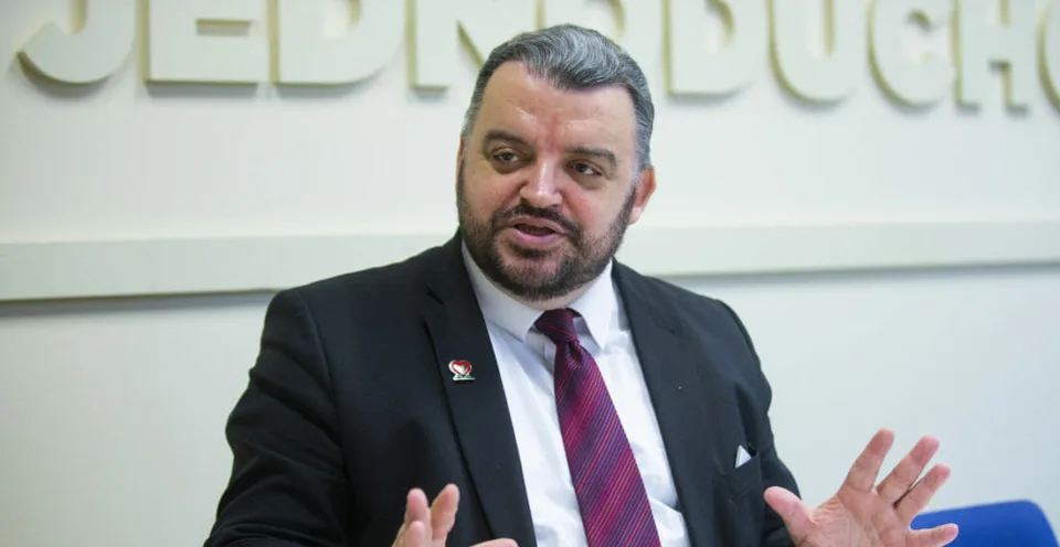 Read more about the article Chmelár vyzýva na masovú účasť na referende: Čaputová prejavila vulgárnu neúctu k státisícom občanov!