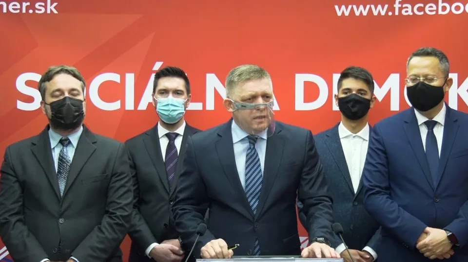 Read more about the article Fico: Jediná cesta, ako vyhnať túto partičku a Matoviča, je referendum!