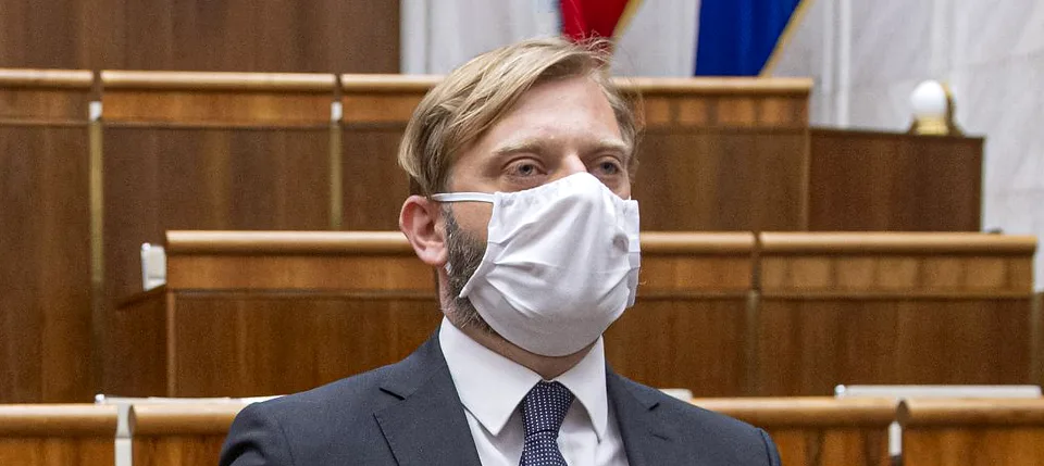 Read more about the article Krúpa: Na protesty chcú ísť chuligáni, fašisti, komunisti, či rôzna “lúza”
