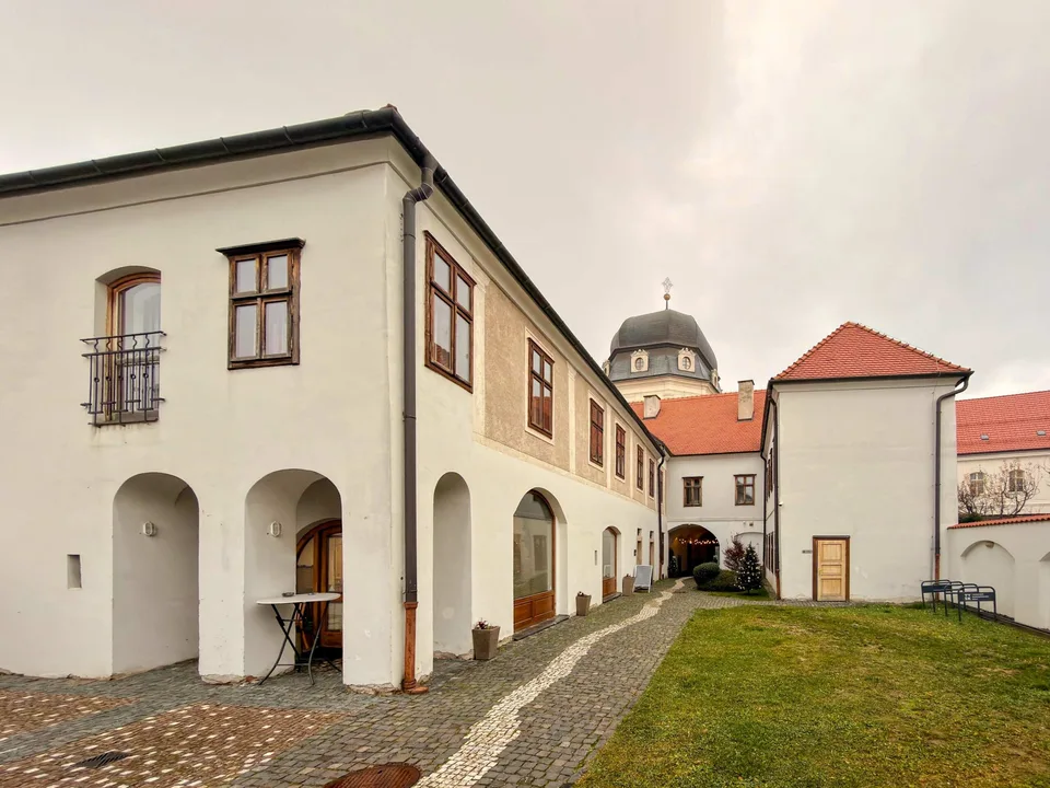 Read more about the article Príbeh Domu hudby vyrozpráva moderná expozícia, pri Smoleniciach vznikne altánok pre turistov