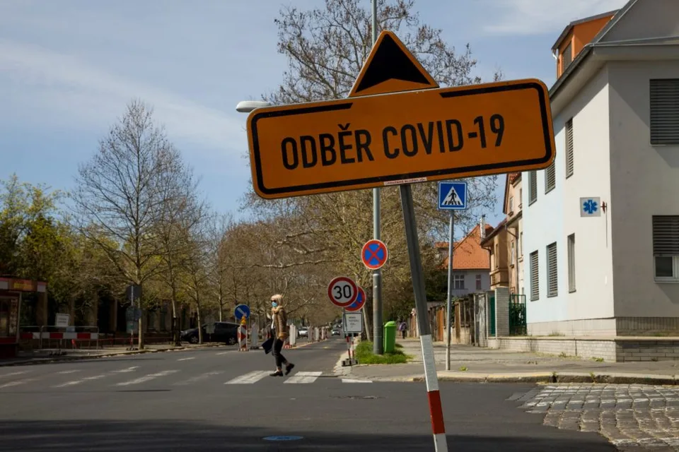 Read more about the article Počet úmrtí na COVID-19 prekročil v Česku číslo 19-tisíc
