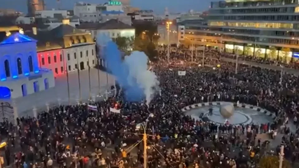Read more about the article Polícia: Žiadame, aby ste poskytli videozáznamy z tohto protestu!