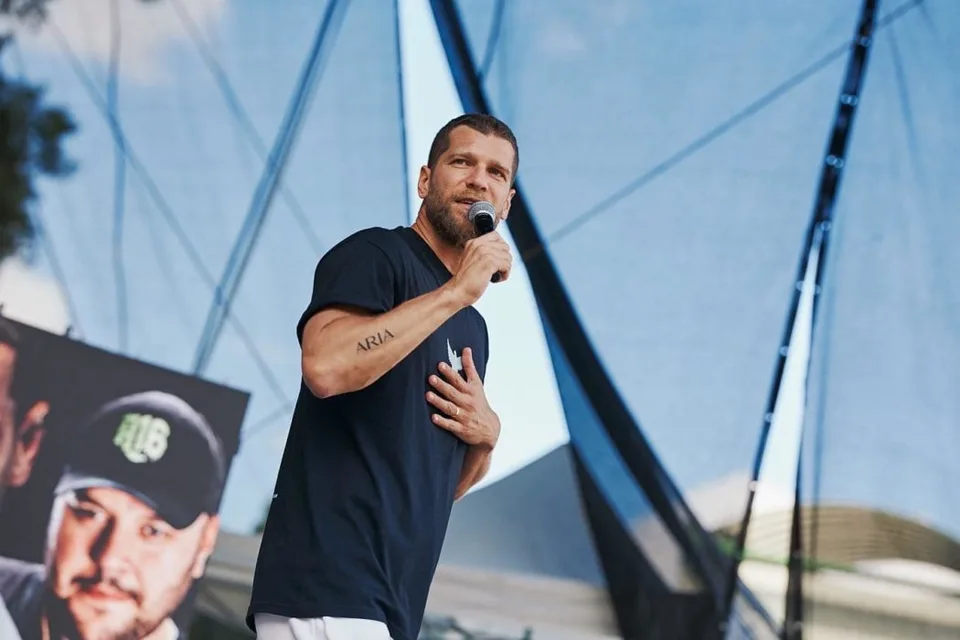 Read more about the article Denník N sa pustil do Majka Spirita kvôli neliberálnemu albumu. Raper odkázal, že nás normálnych je viac