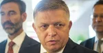 Zľava Juraj Blanár, Robert Fico, poslanci NR SR strany Smer-SD.