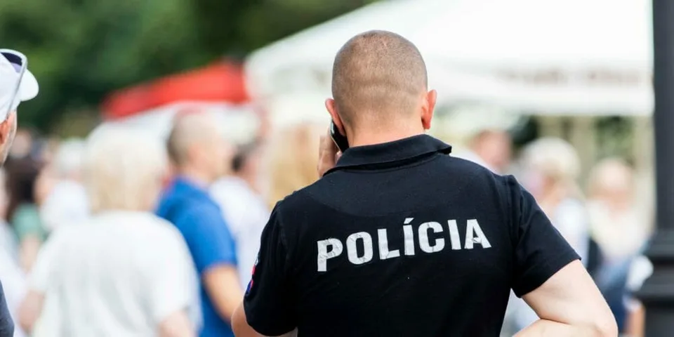 Read more about the article Nie jeden slovenský policajt vlani porušil zákon, desiatky z nich obvinili! Inšpektori bilancujú