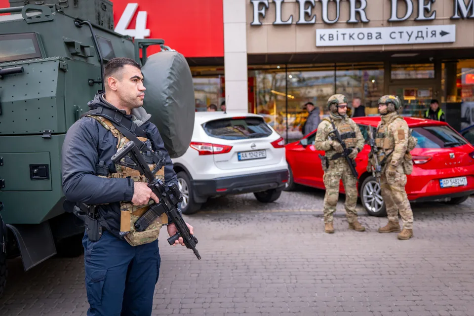 Read more about the article Škandál! Po streľbe v Kyjeve policajti utekali z miesta činu, začalo sa proti nim disciplinárne konanie