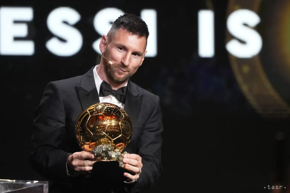 You are currently viewing Messi opäť najlepším hráčom planéty: Získal už ôsmu Zlatú loptu!