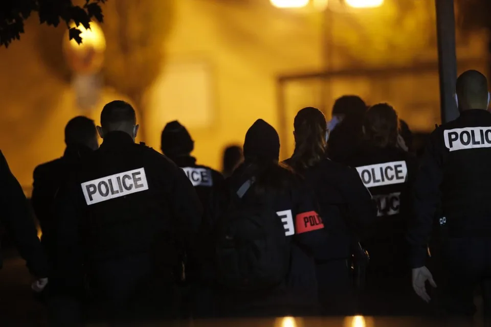 Read more about the article Parížsky teror: Učiteľ hovoril o Mohamedovi, sťali mu hlavu. Kto je za útokom?