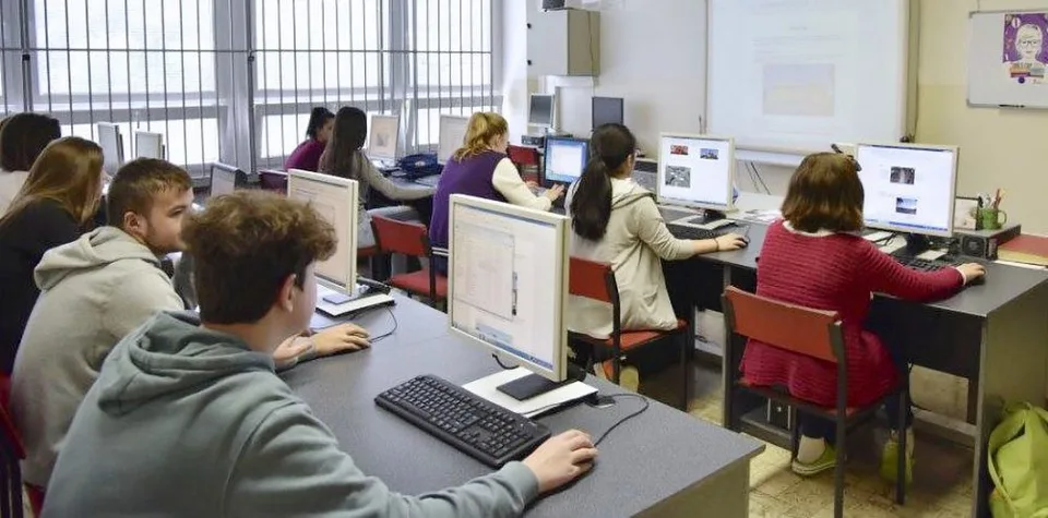 Read more about the article Rodičia, súhlasíte? Slovenské školy podľa žiakov nepodporujú tvorivosť