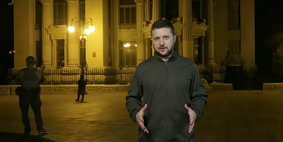 Read more about the article Zelenskyj šokuje v nočnom prejave: Rusi zamínovali mŕtvoly ležiace na zemi!