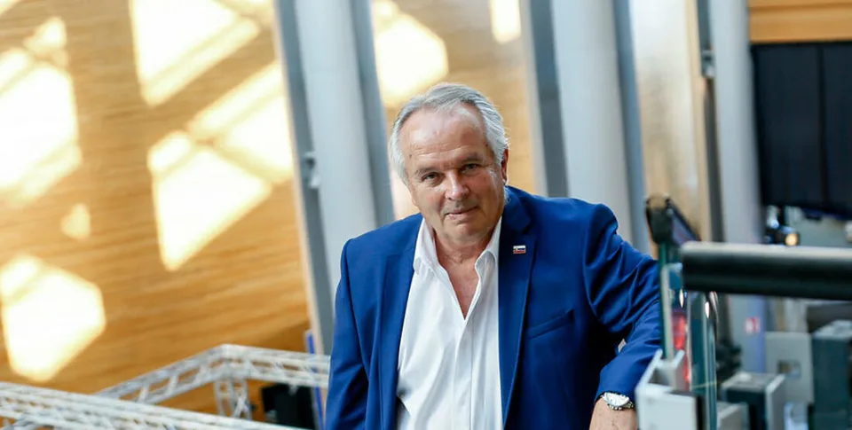 Read more about the article Europoslanec Radačovský: SR je povinná byť dôstojným a hrdým štátom Európy!