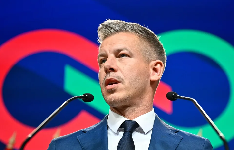 Read more about the article Magyar ide v šľapajach Tuska, chce tvrdo ovládnuť médiá. Keď to robia probruselskí, je všetko v poriadku