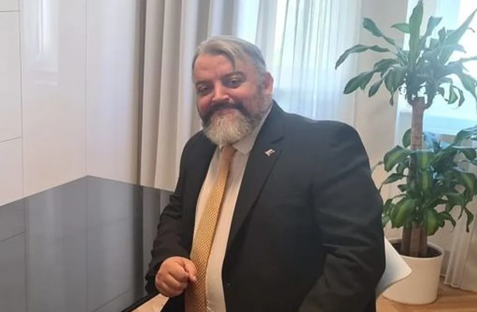 Read more about the article Chmelár zložil poklonu jubilujúcemu Čarnogurskému a tvrdo skritizoval Čaputovú