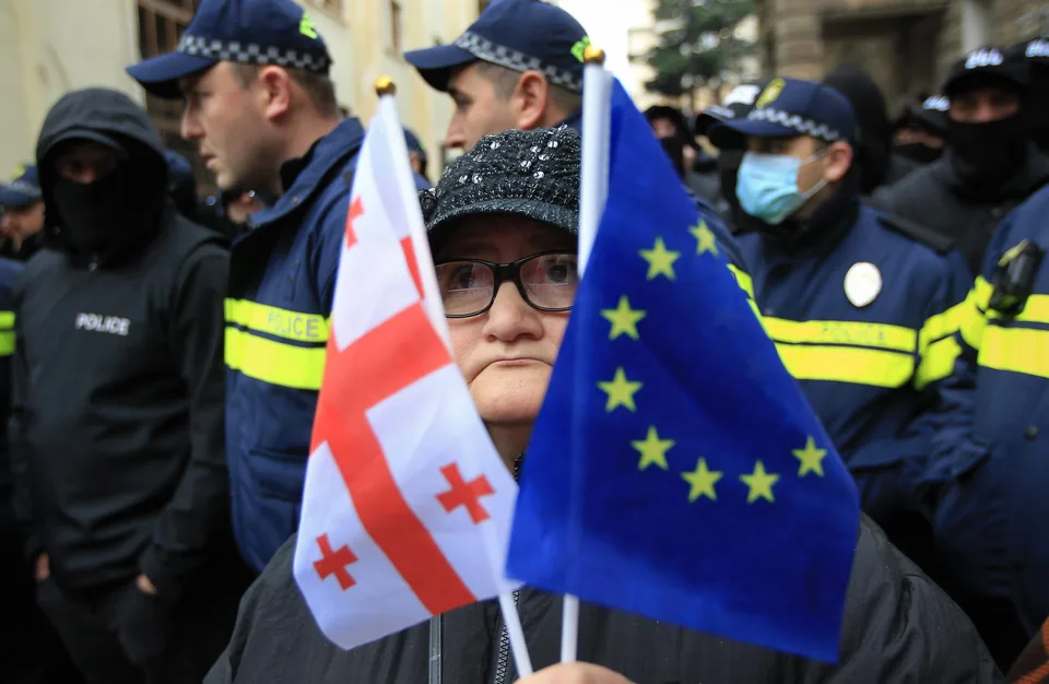 Read more about the article Nenechá so sebou zametať: Gruzínsko pozastavuje prístupové rokovania s EÚ!