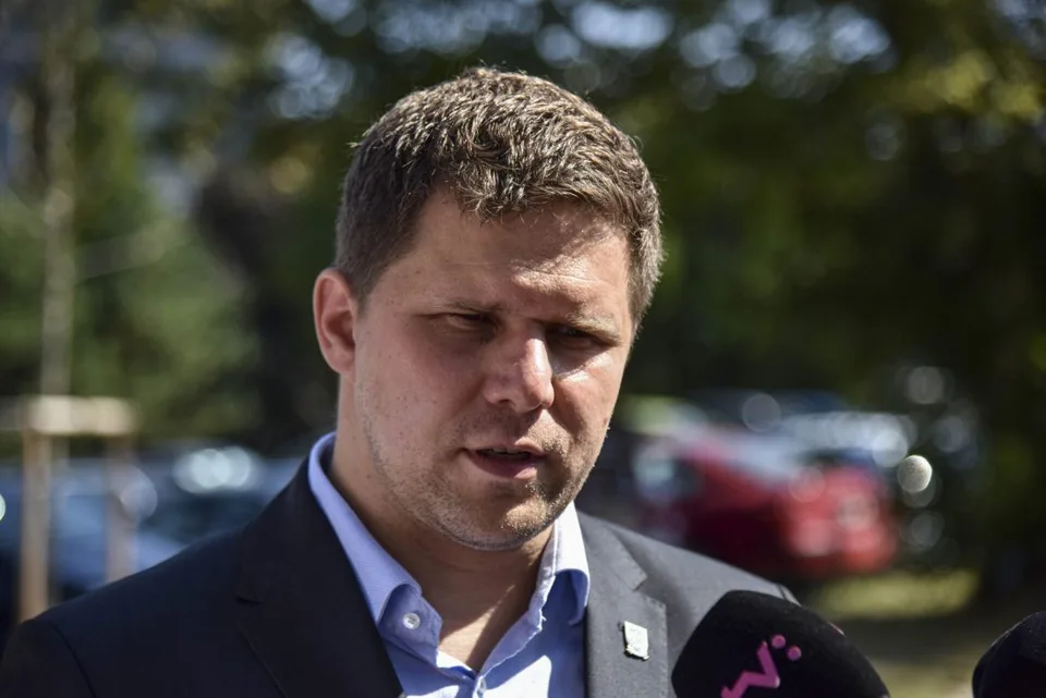 Read more about the article Hrčka končí na poste starostu Petržalky! Odstúpil po miliónovom podvode na jeho úrade