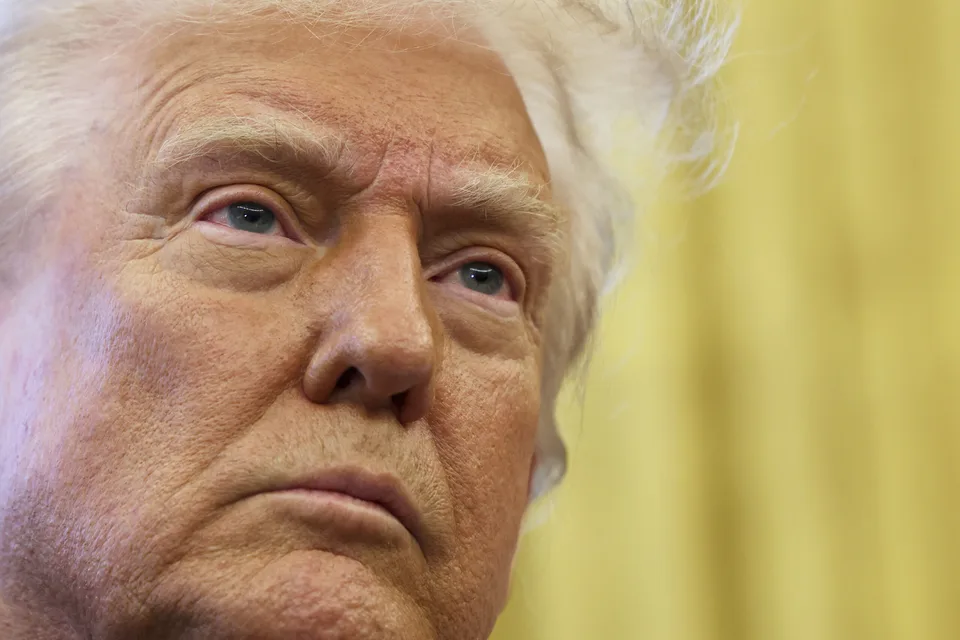 Read more about the article Mrazivé varovanie expertov: Hrozí kolaps ekonomiky USA, dolár masívne padá!