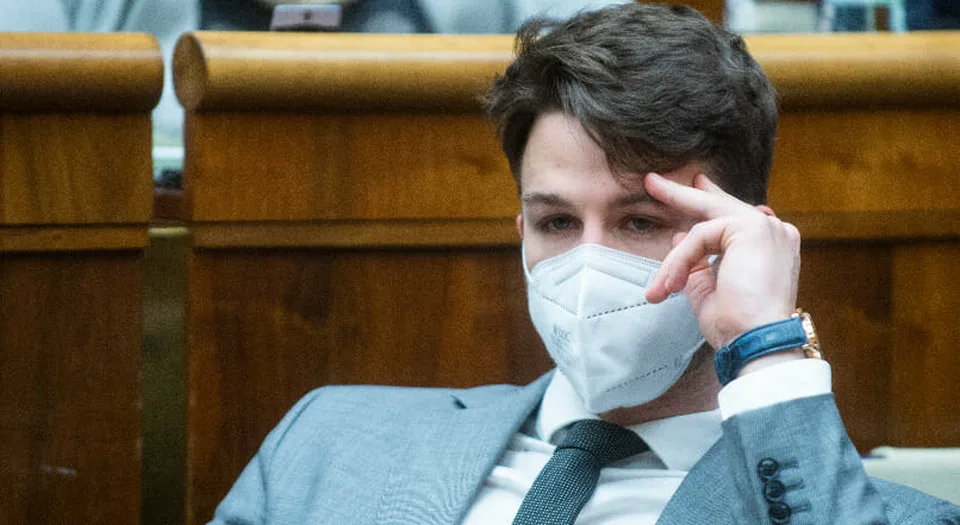 Read more about the article Ajaj. Tabák to schytala od vlastného kolegu. Ja sa jej na nič nepýtam!